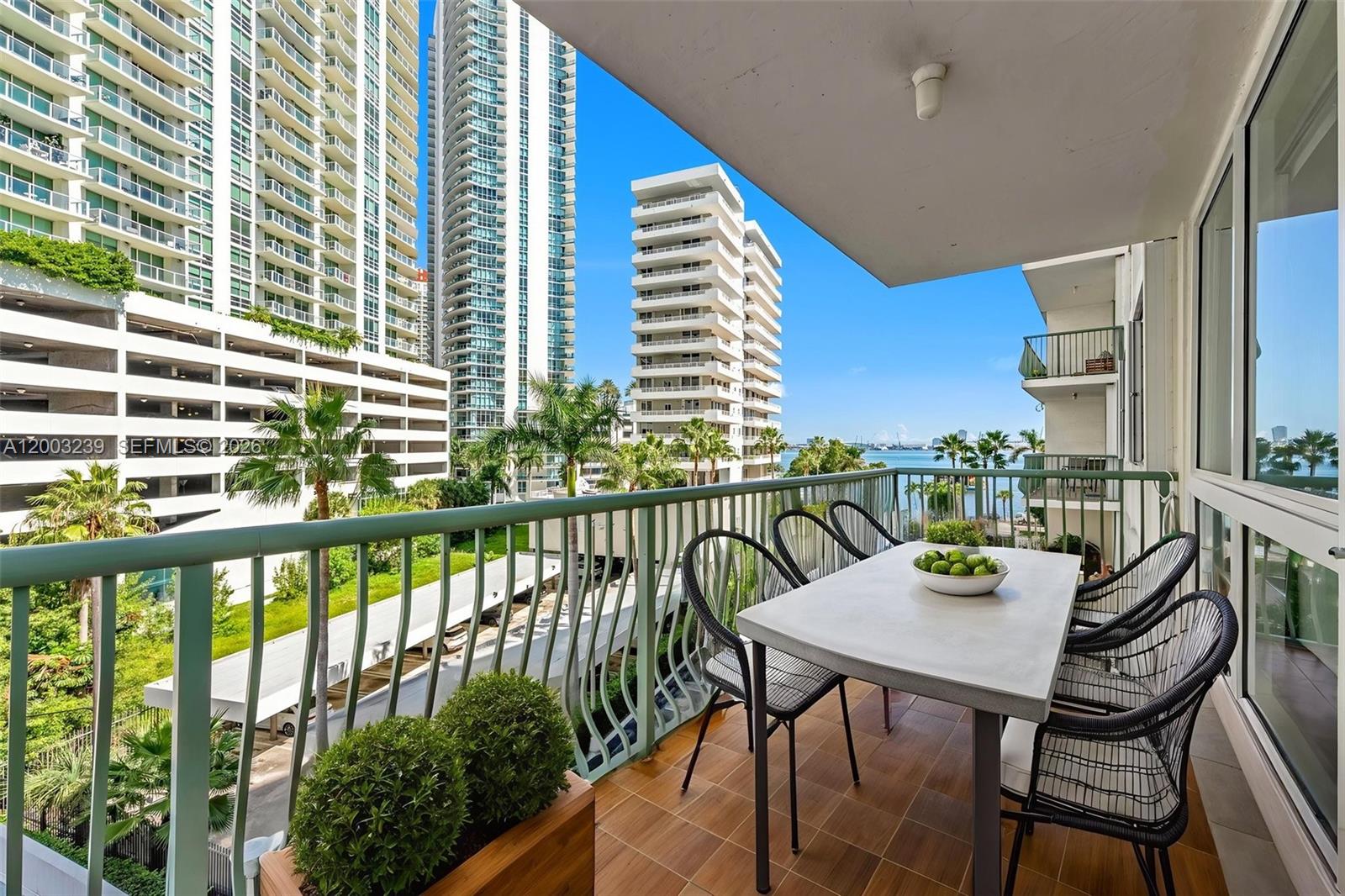 BRICKELL BAY TOWER CONDO - Residential