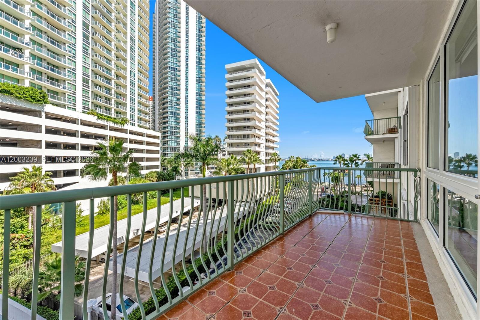 BRICKELL BAY TOWER CONDO - Residential