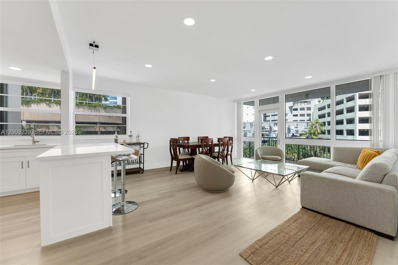 BRICKELL BAY TOWER CONDO - Residential