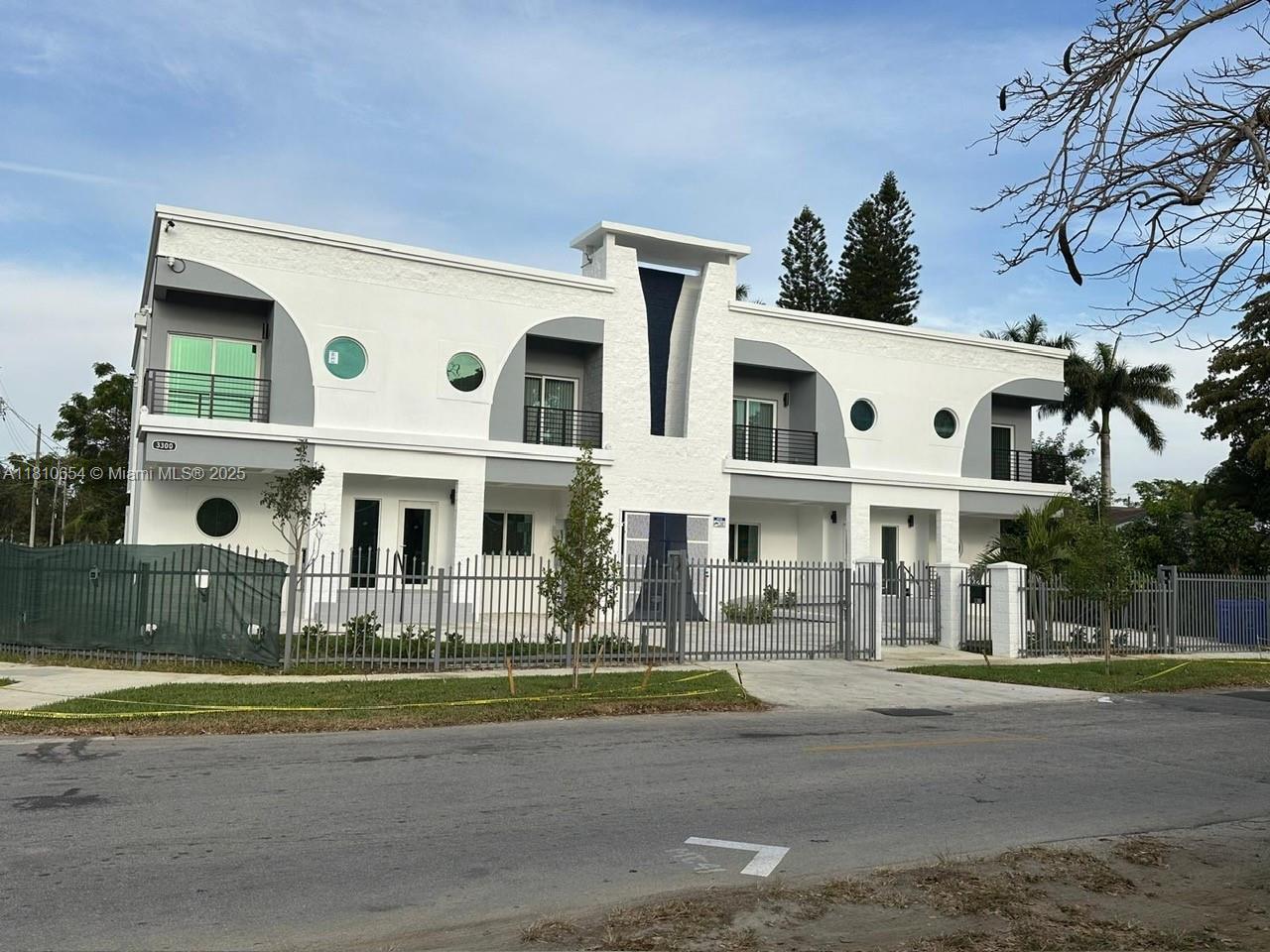 3300 Nw 19th Ave 1-2, Miami, Broward County, Florida - 3 Bedrooms  
2 Bathrooms - 