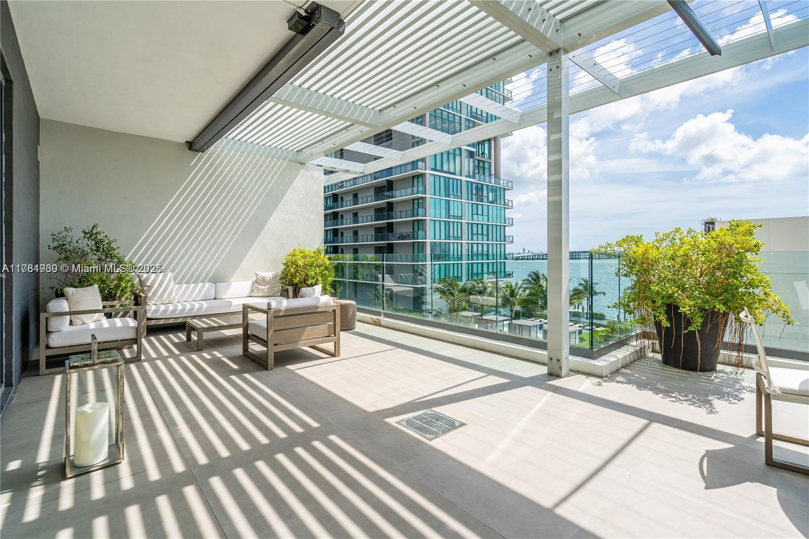 PARAISO BAY CONDO - Residential