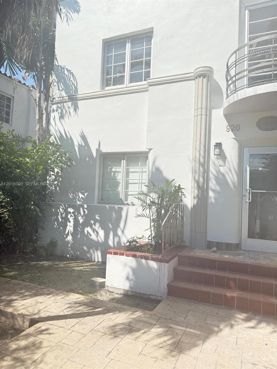GRETA CONDO - Residential