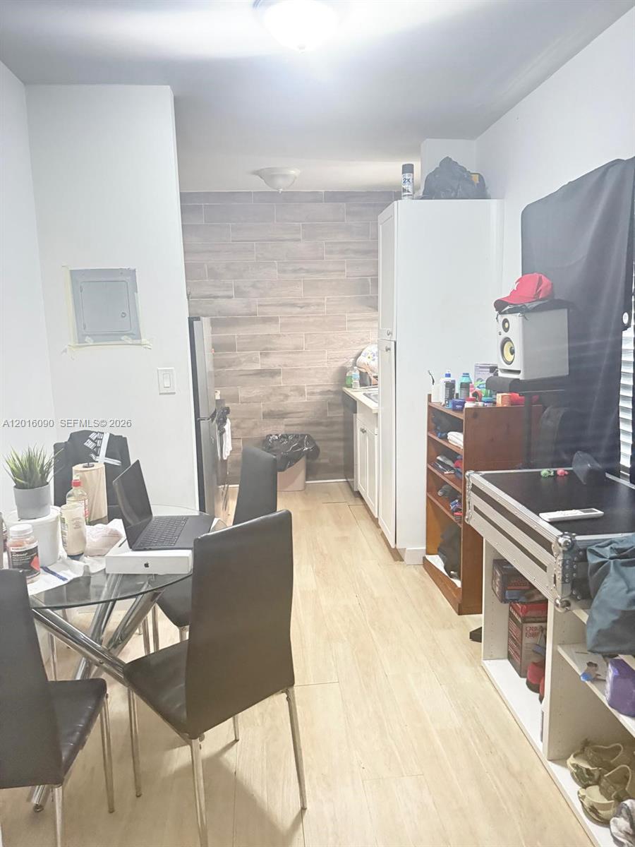 GRETA CONDO - Residential