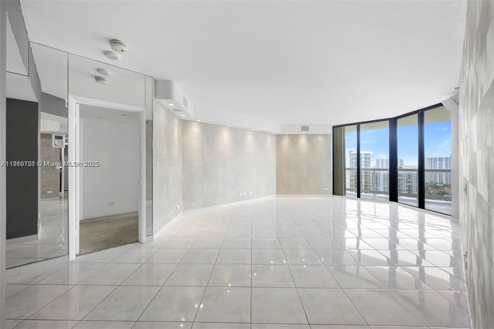 TERRACES NORTH TURNBERRY - Residential