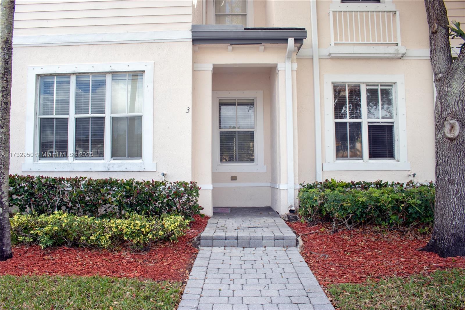 Property for Sale at 153 Se 28th Pl 3, Homestead, Miami-Dade County, Florida - Bedrooms: 3 
Bathrooms: 3  - $331,399