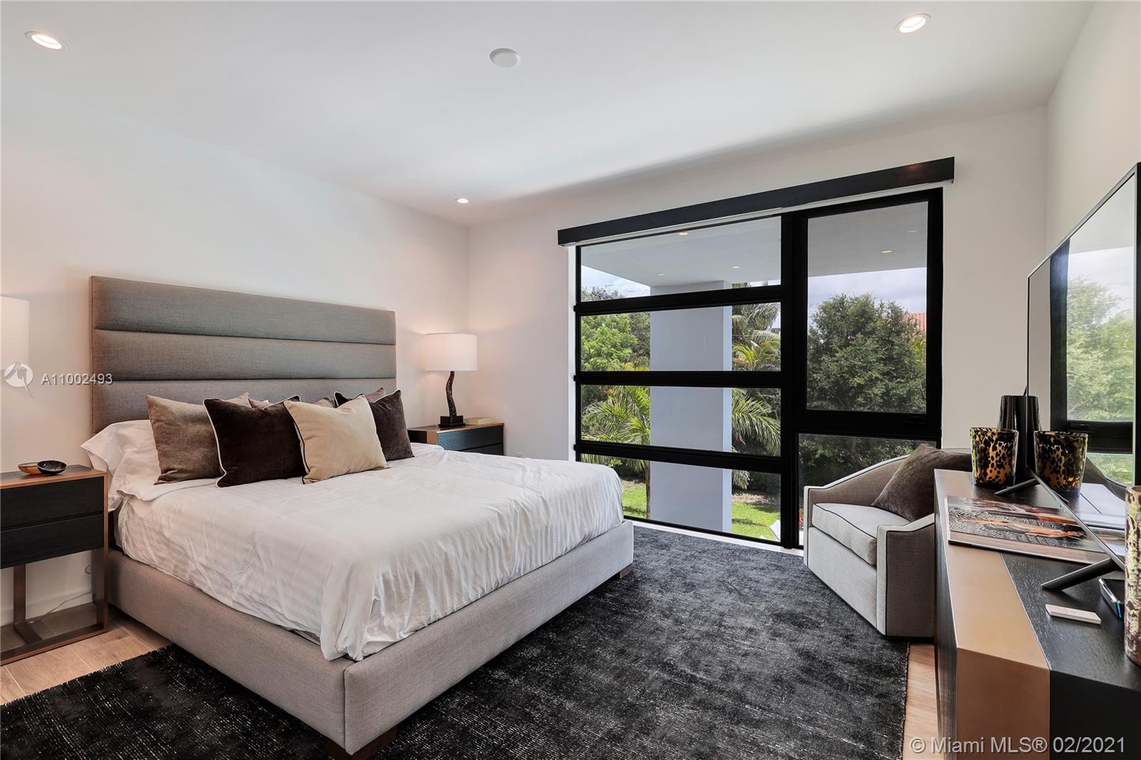 COLLINS HEIGHTS - Residential