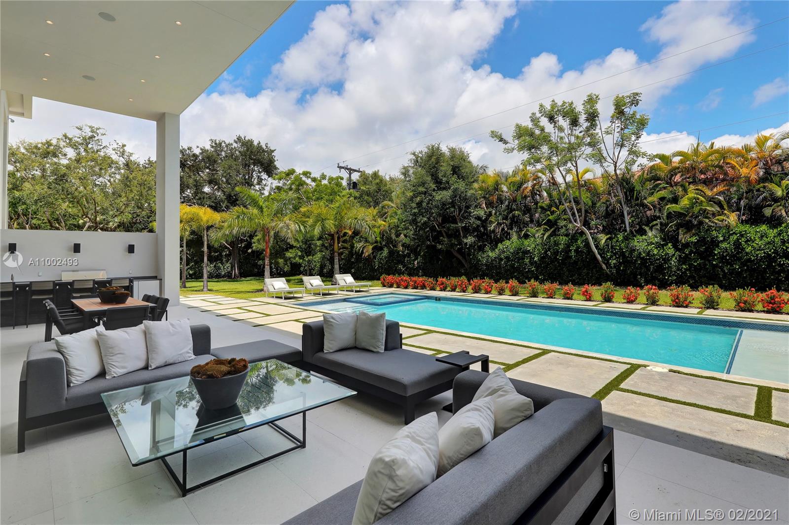 COLLINS HEIGHTS - Residential