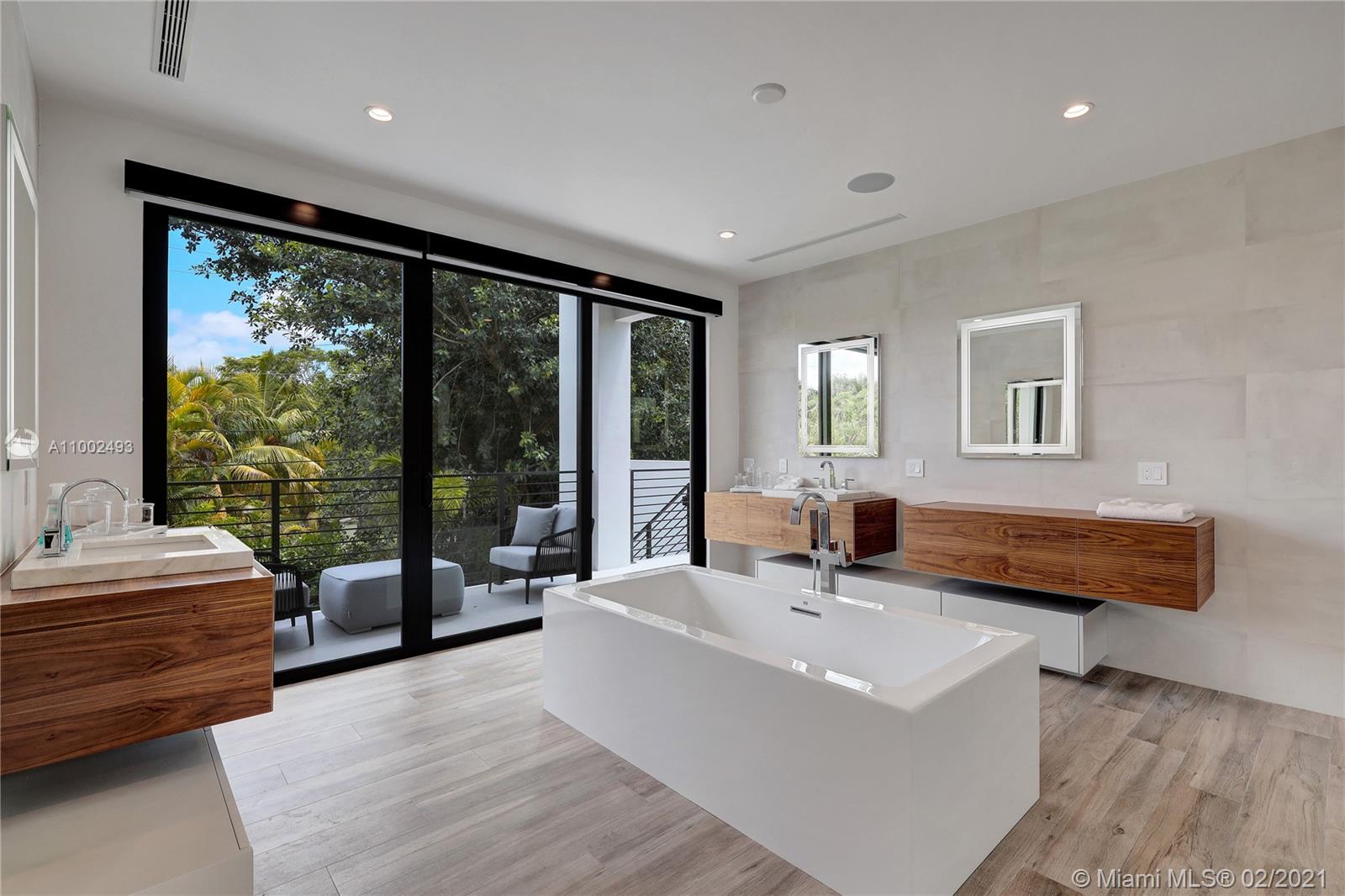 COLLINS HEIGHTS - Residential