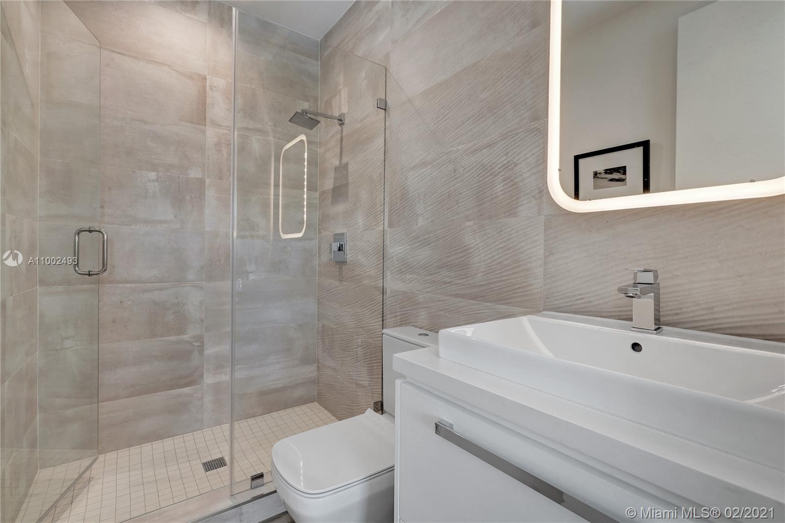 COLLINS HEIGHTS - Residential