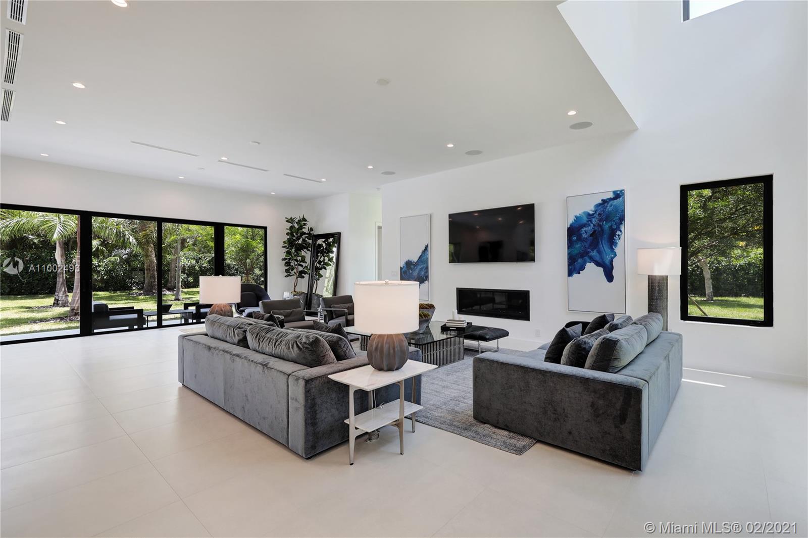 COLLINS HEIGHTS - Residential