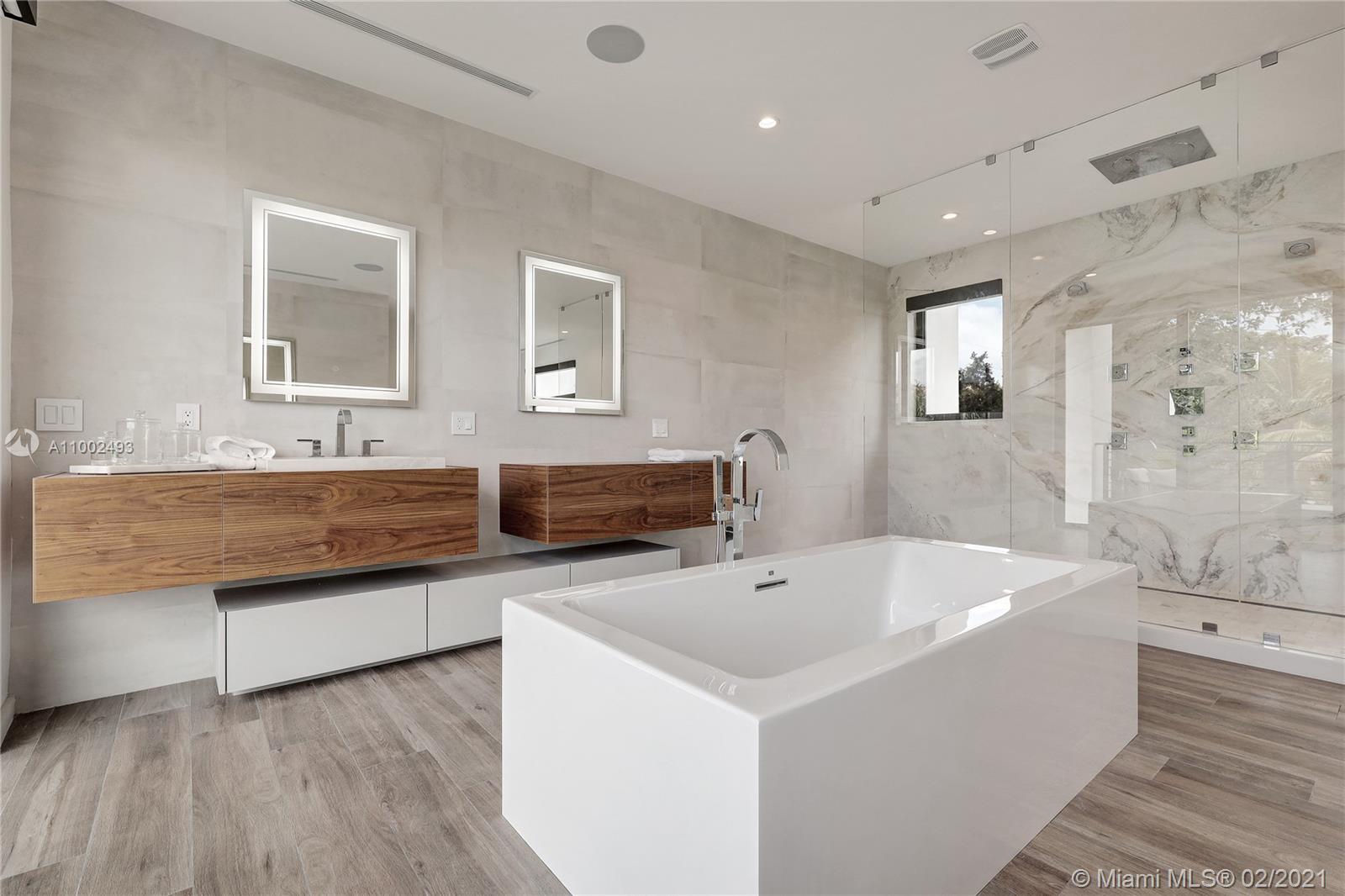 COLLINS HEIGHTS - Residential