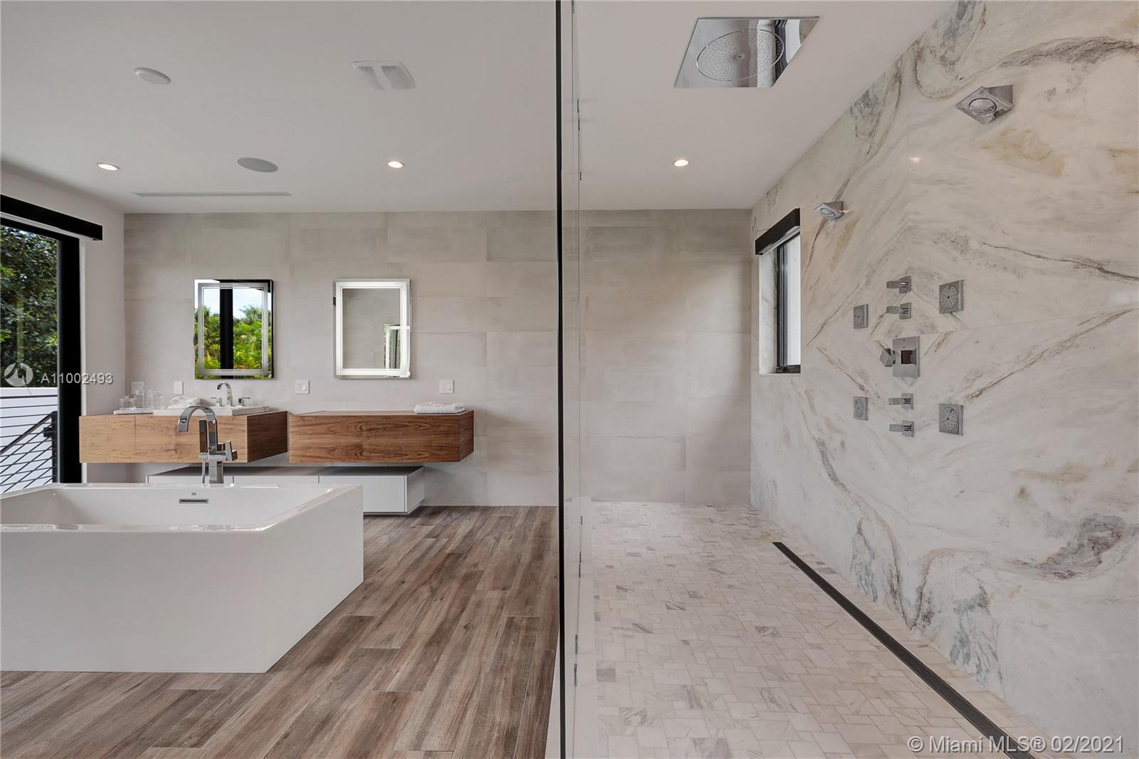 COLLINS HEIGHTS - Residential