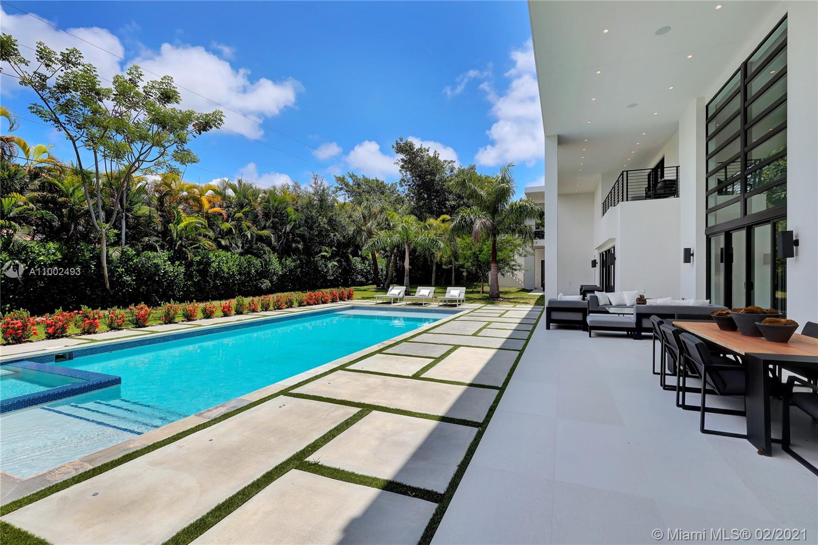 COLLINS HEIGHTS - Residential