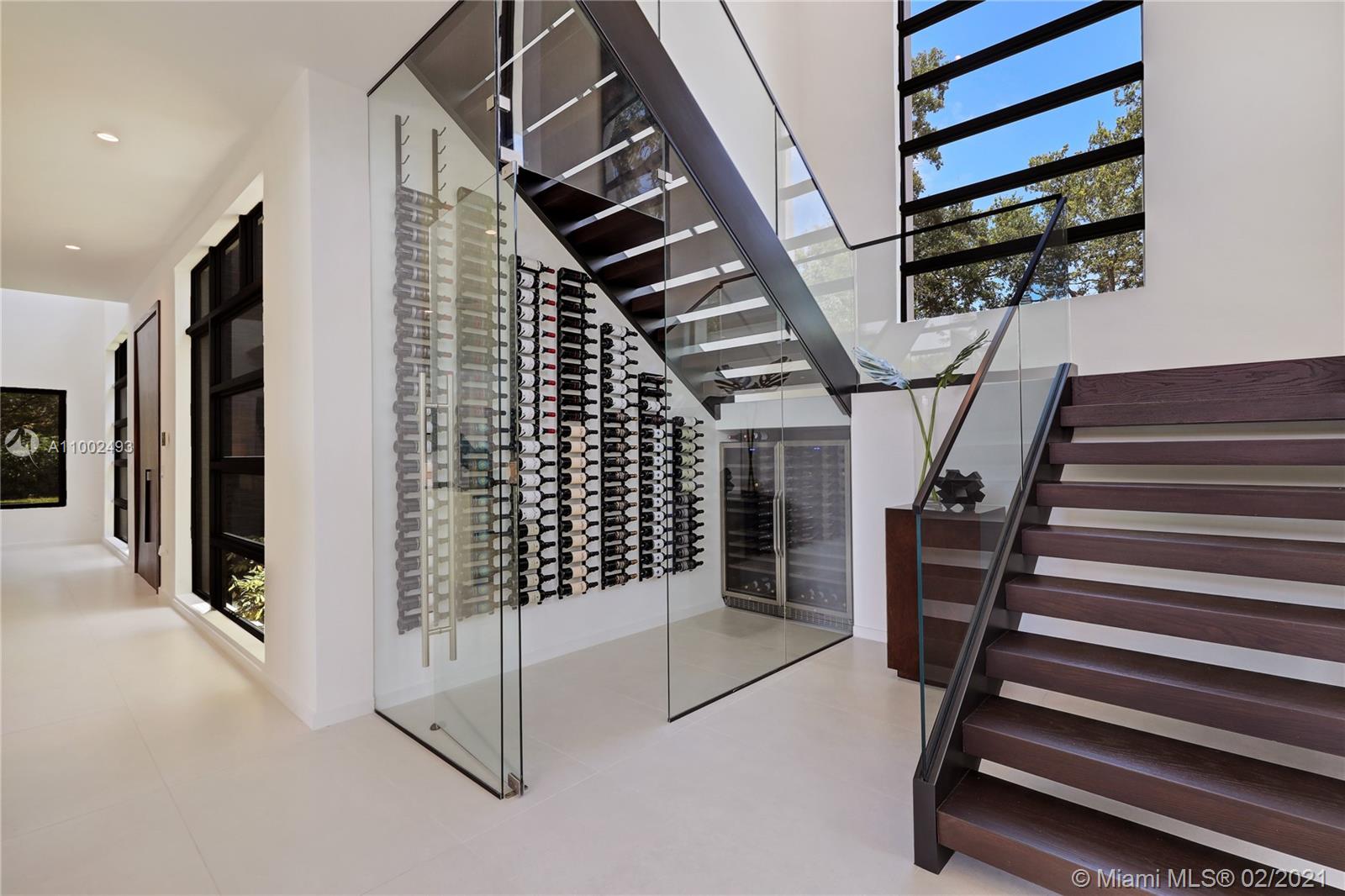 COLLINS HEIGHTS - Residential