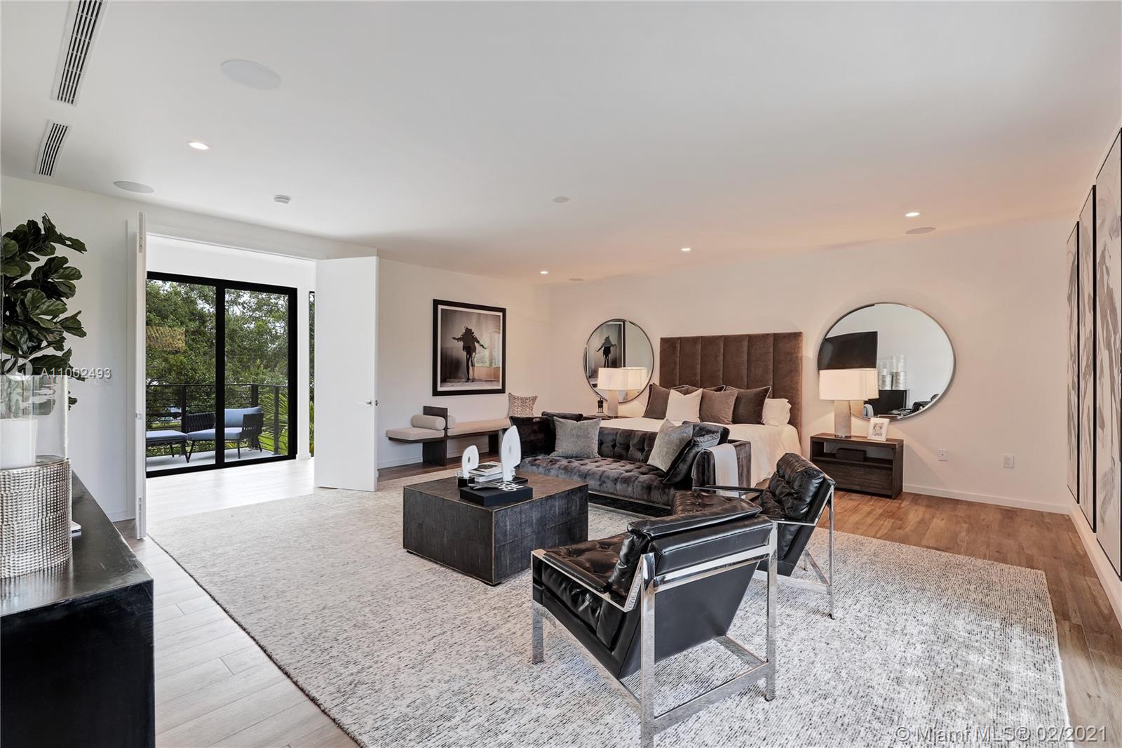 COLLINS HEIGHTS - Residential