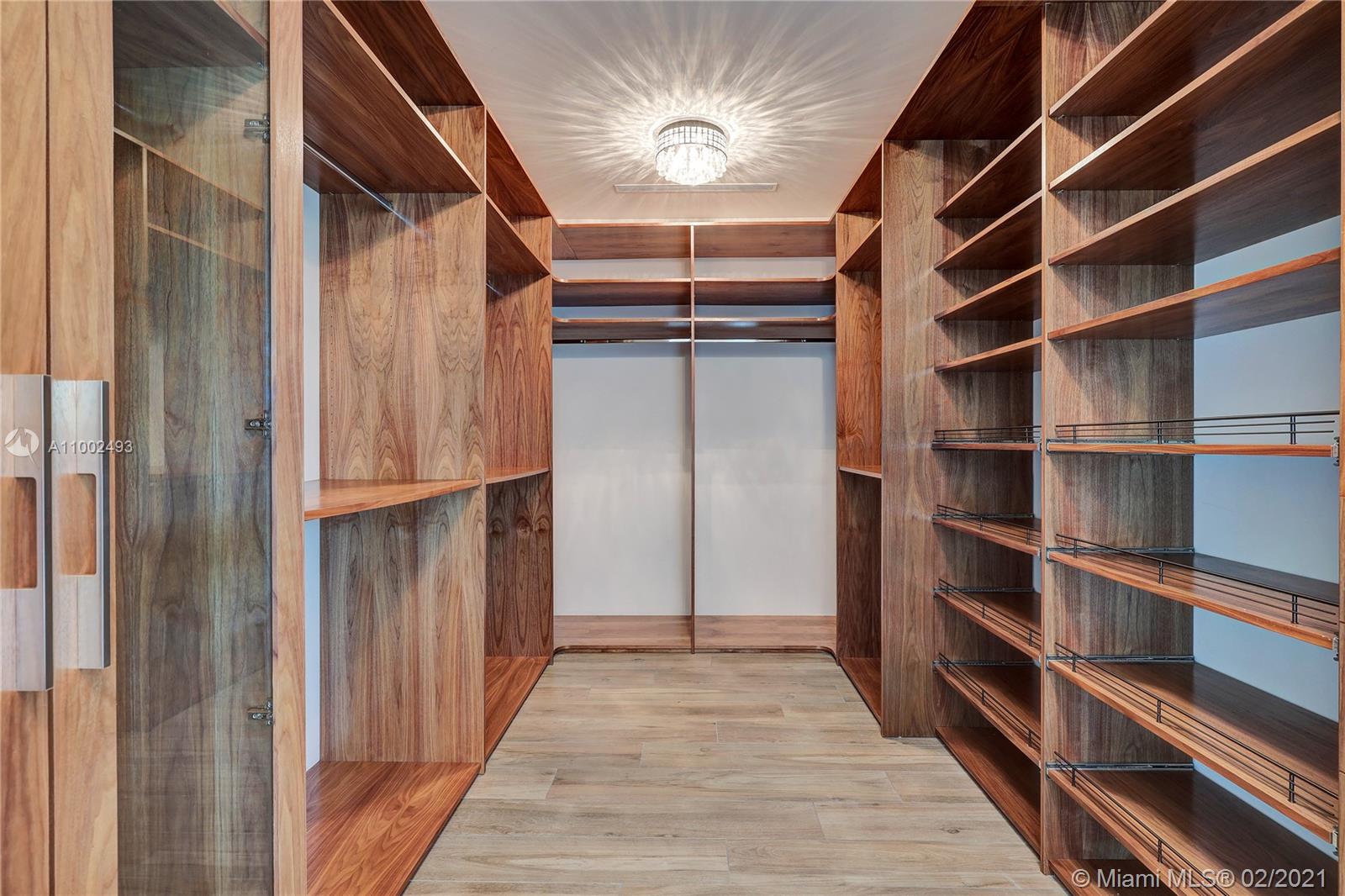 COLLINS HEIGHTS - Residential