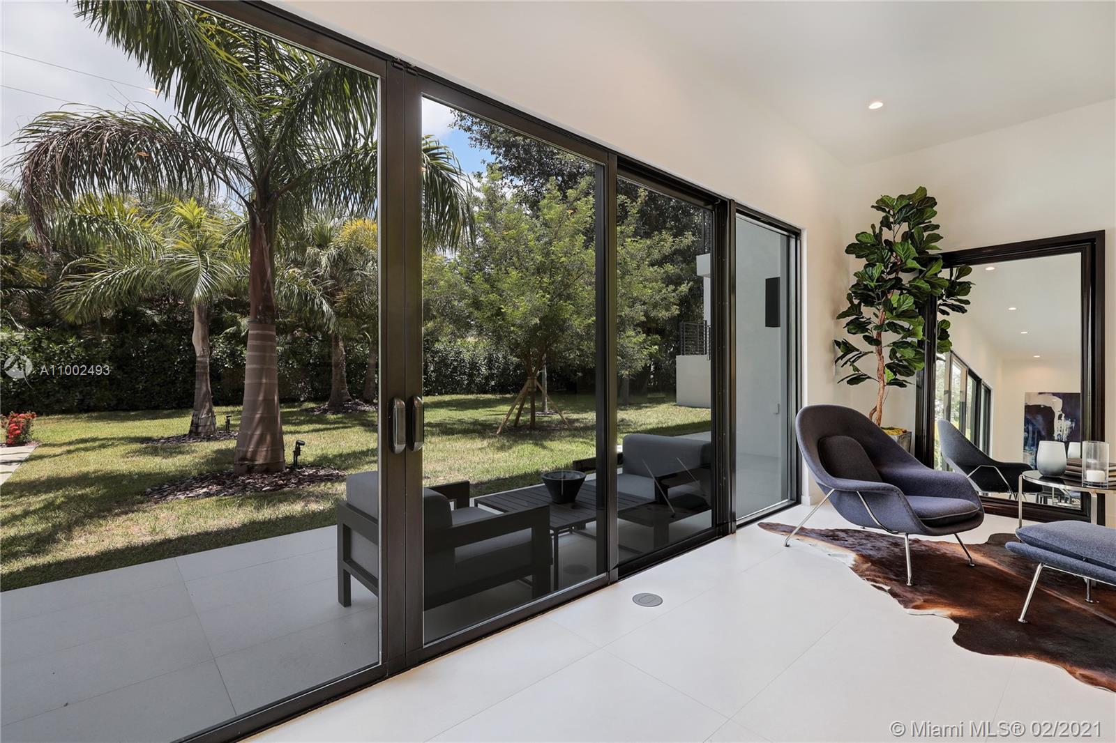 COLLINS HEIGHTS - Residential