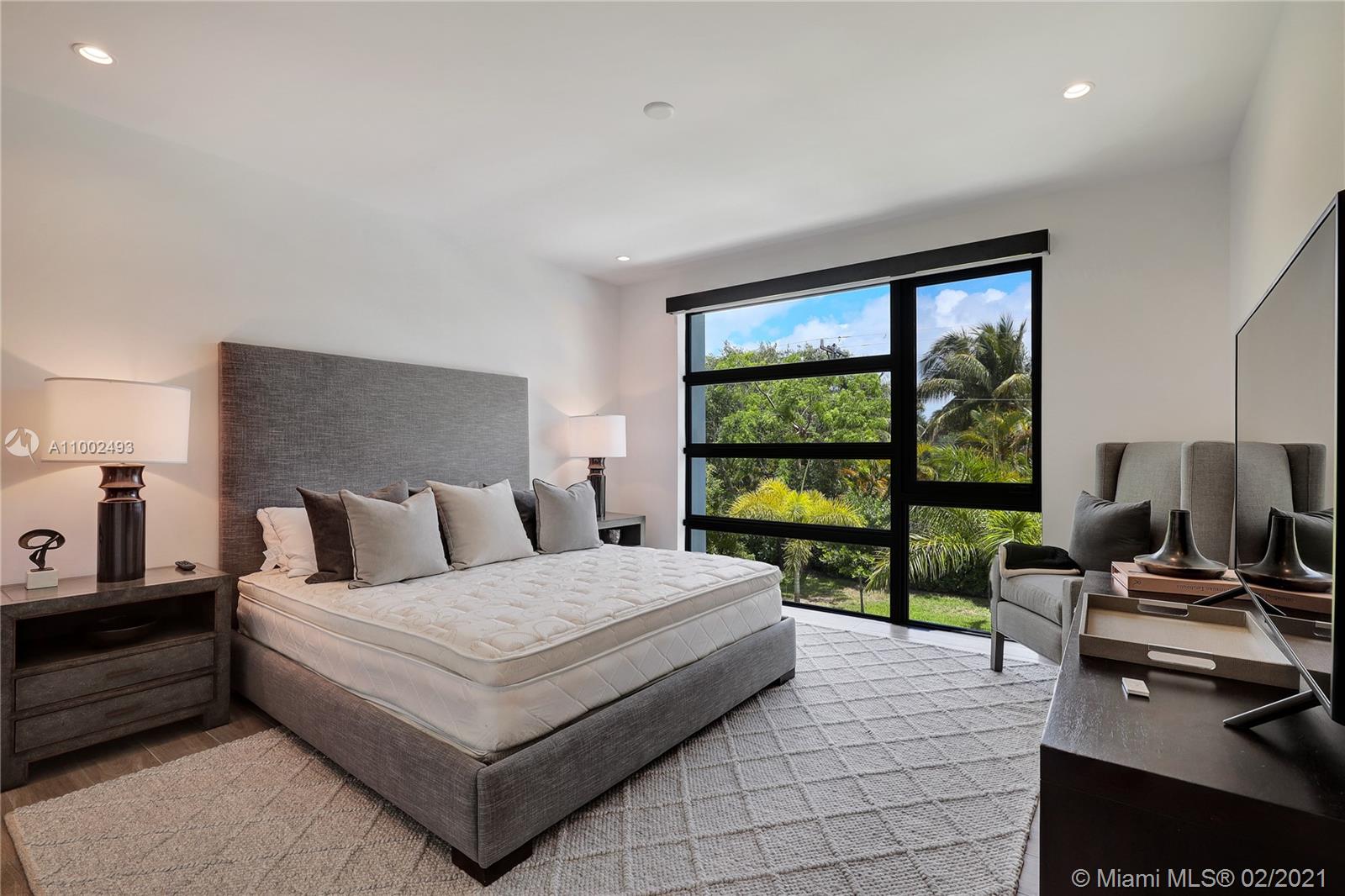 COLLINS HEIGHTS - Residential