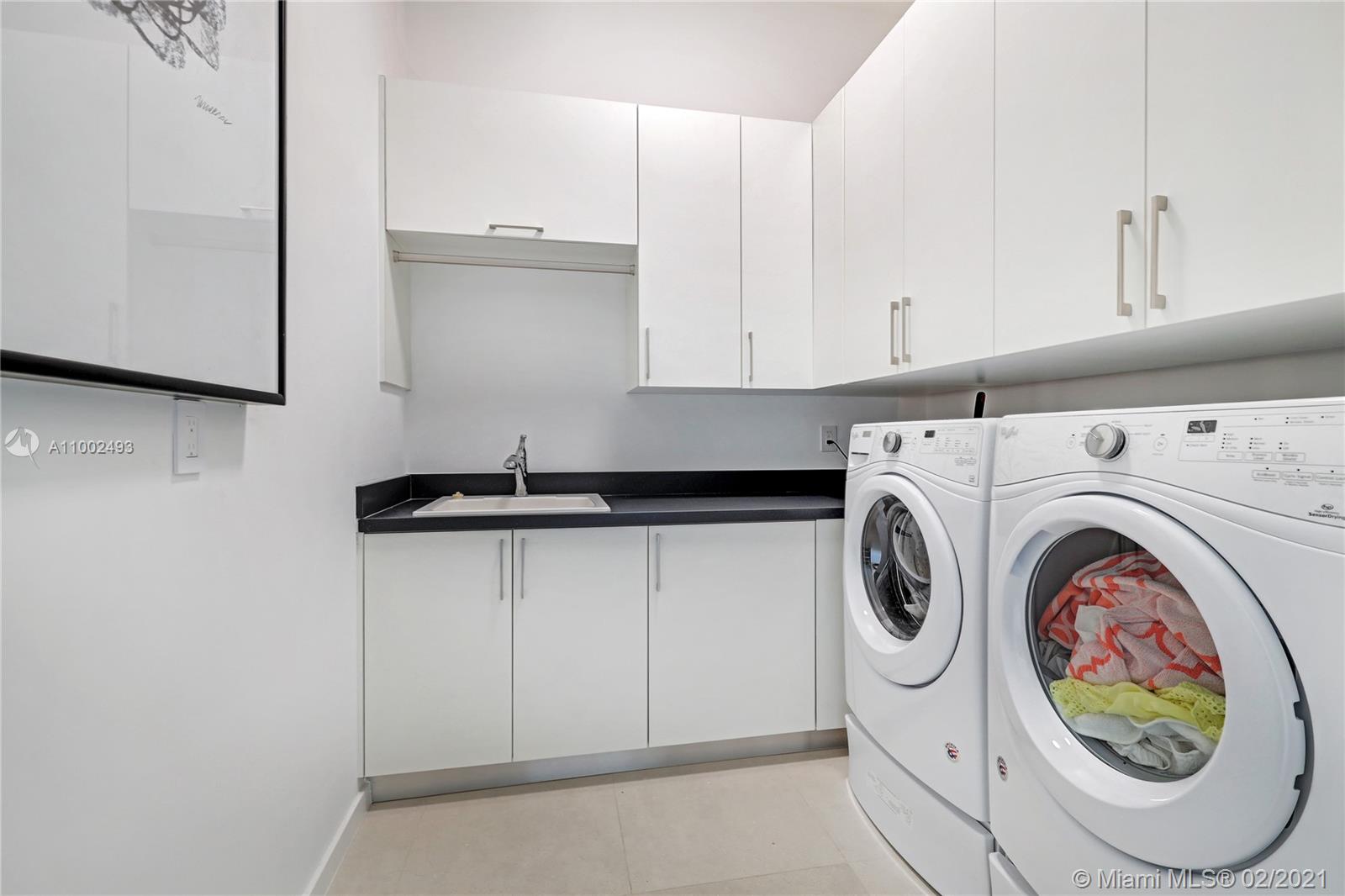 COLLINS HEIGHTS - Residential