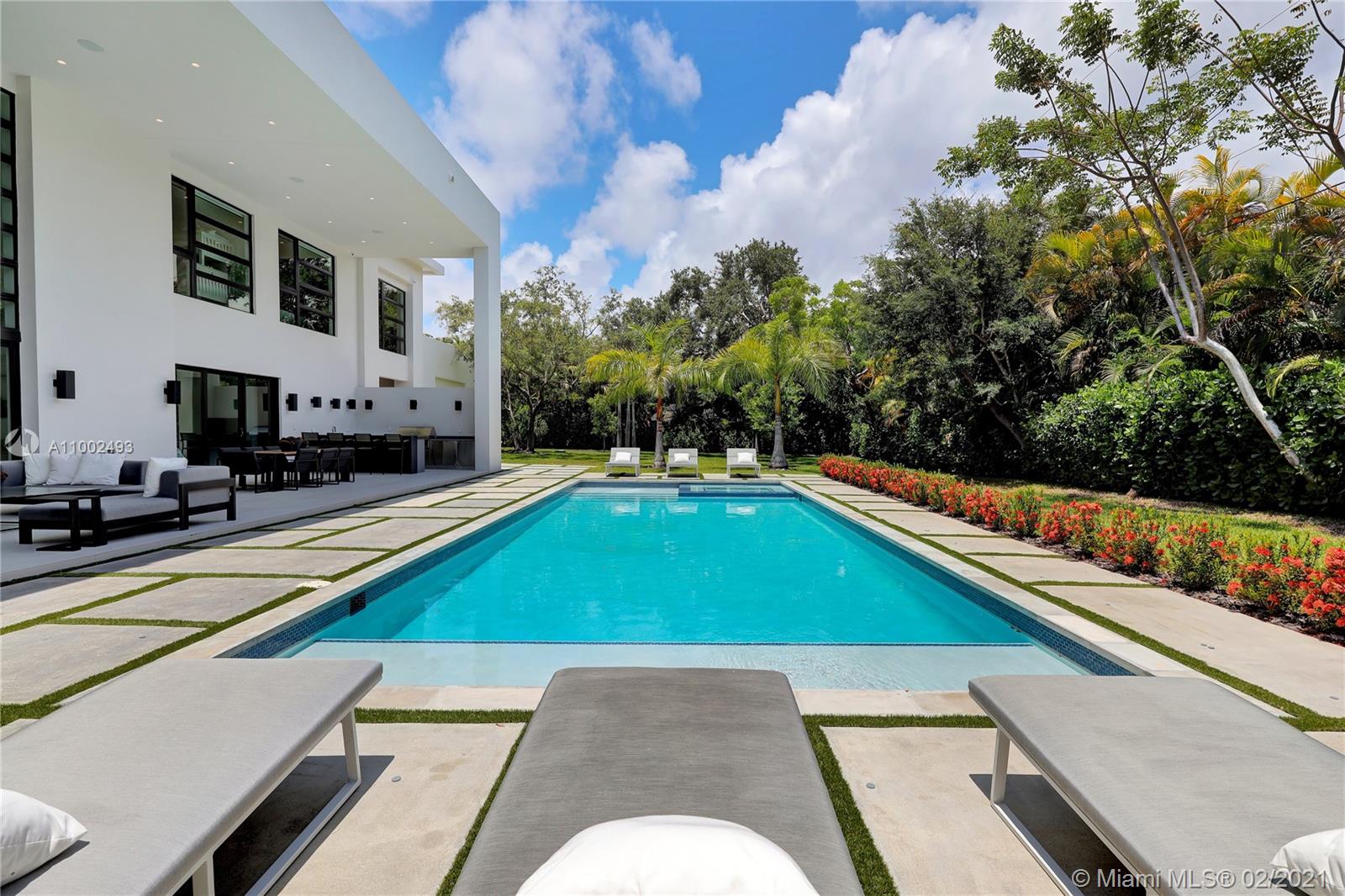 COLLINS HEIGHTS - Residential