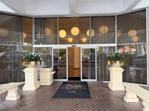 Tiny photo for 3600 Mystic Pointe Dr #615, Aventura, FL 33180 (MLS # A11977527)