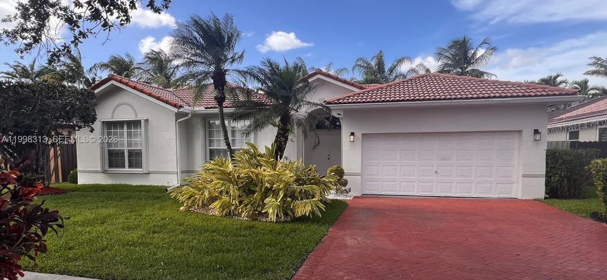 In search of long time tenant, relatively newly built house, near the Miami Zoo, 4K a month, no rental application required! Any questions please call the listing agent!