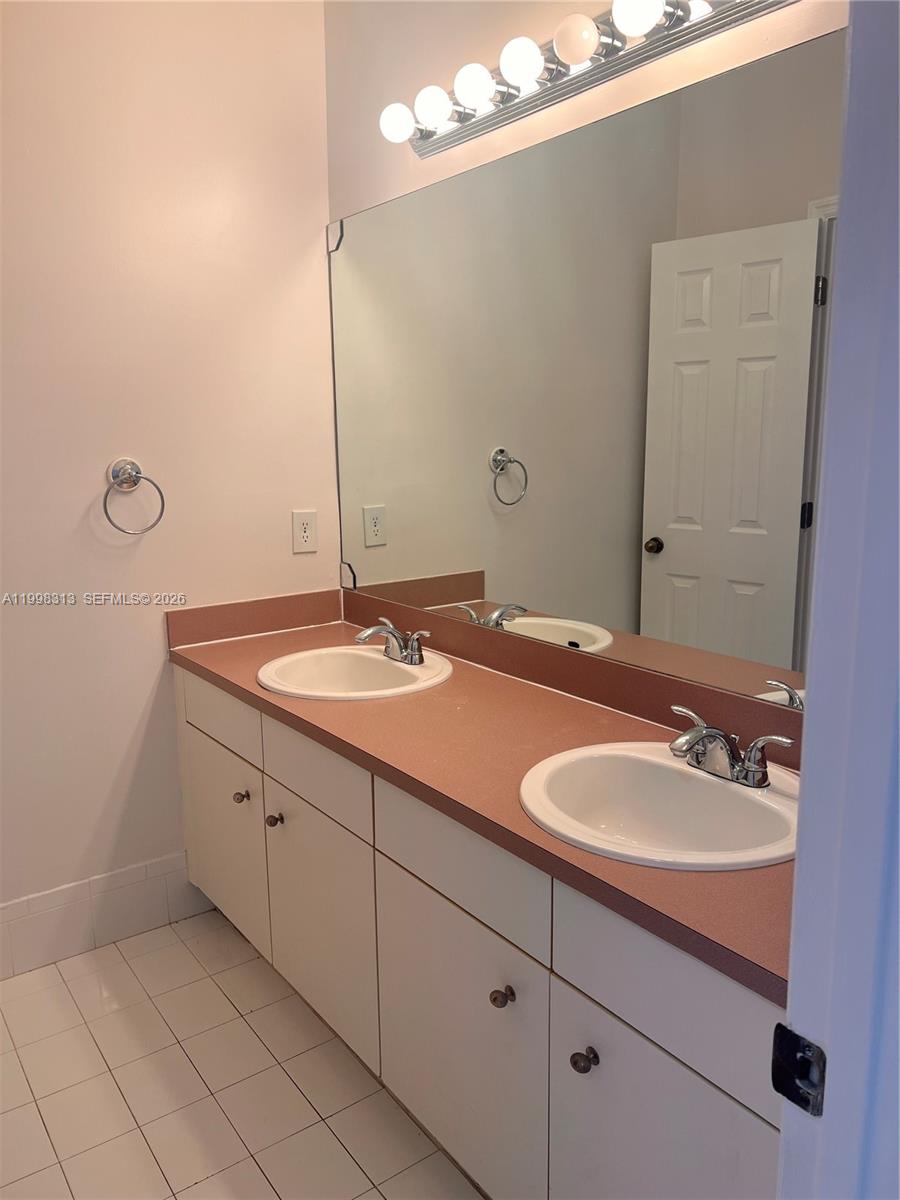 A D G SUB - Residential Lease