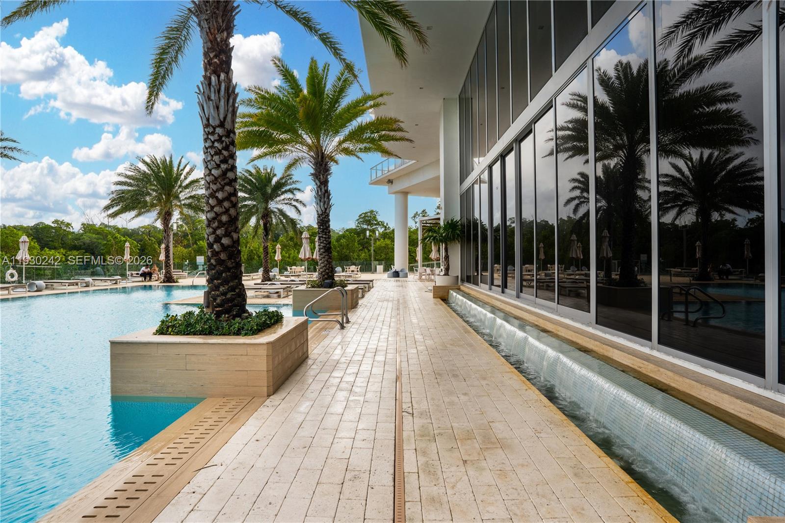 THE HARBOUR NORTH CONDO - Residential