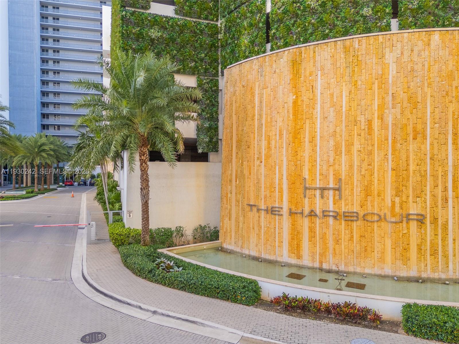 THE HARBOUR NORTH CONDO - Residential