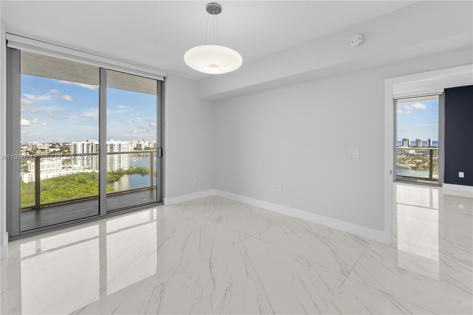 THE HARBOUR NORTH CONDO - Residential