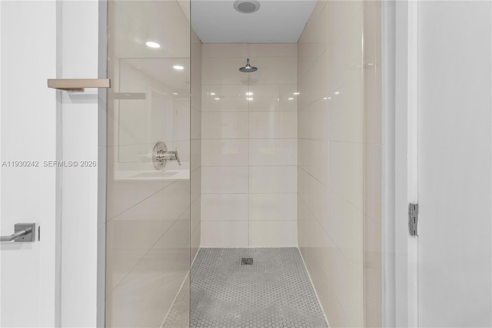 THE HARBOUR NORTH CONDO - Residential