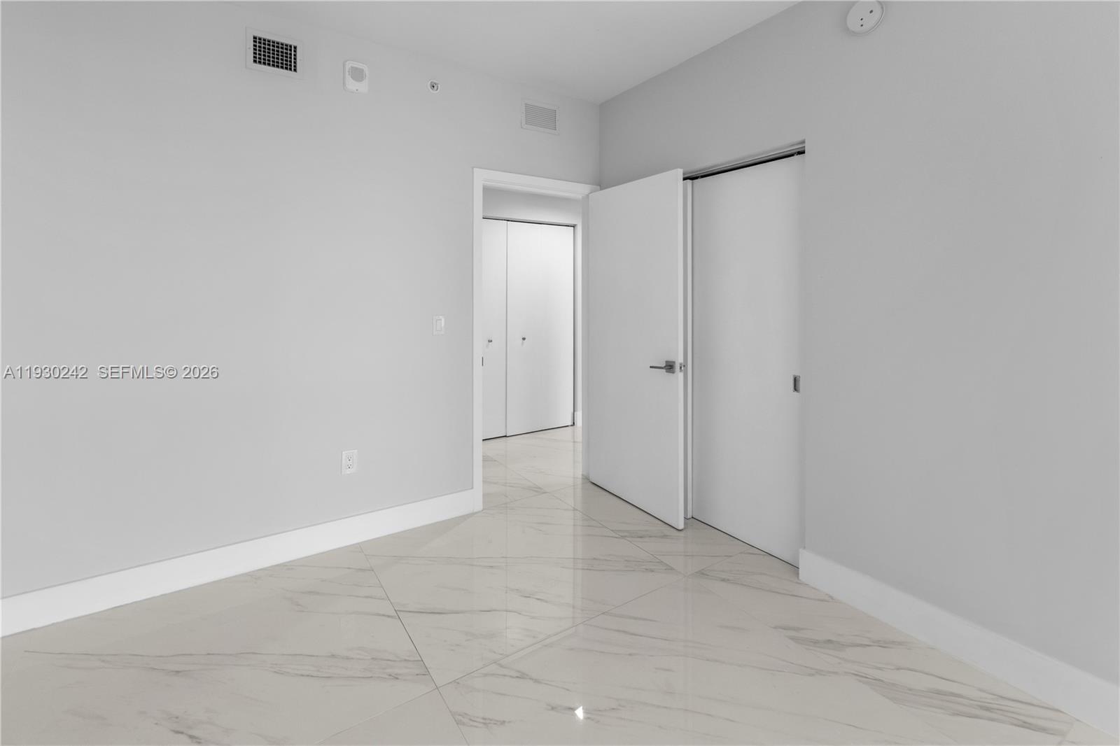 THE HARBOUR NORTH CONDO - Residential