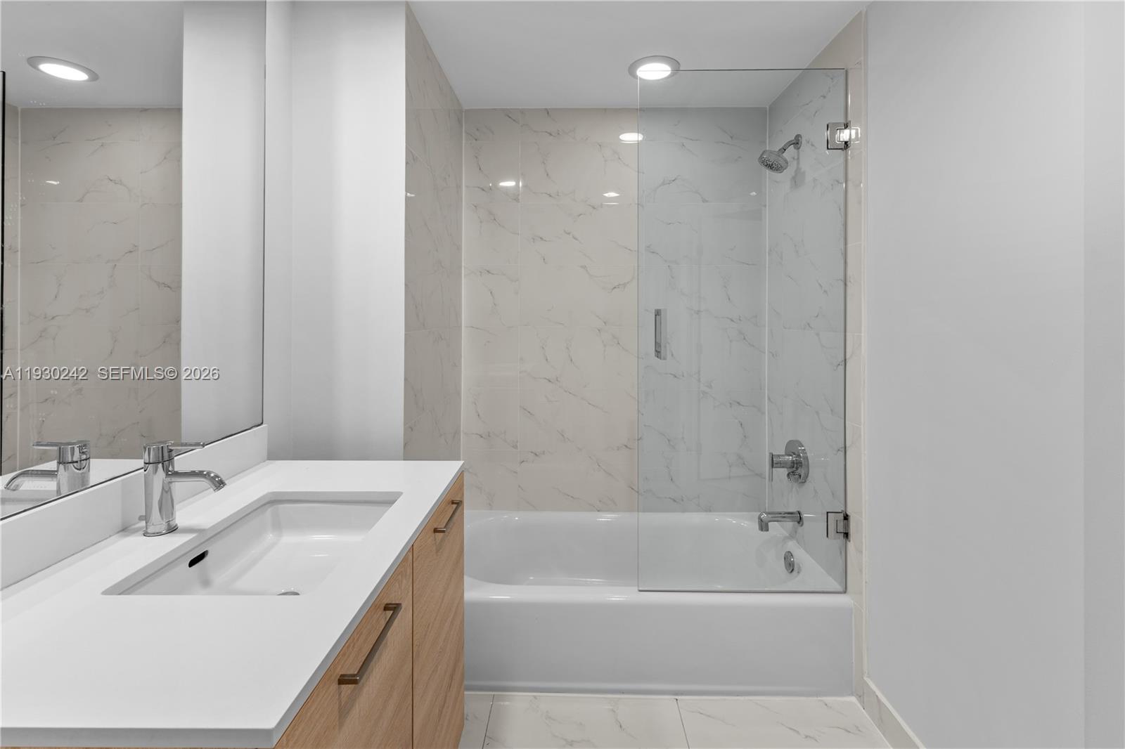 THE HARBOUR NORTH CONDO - Residential