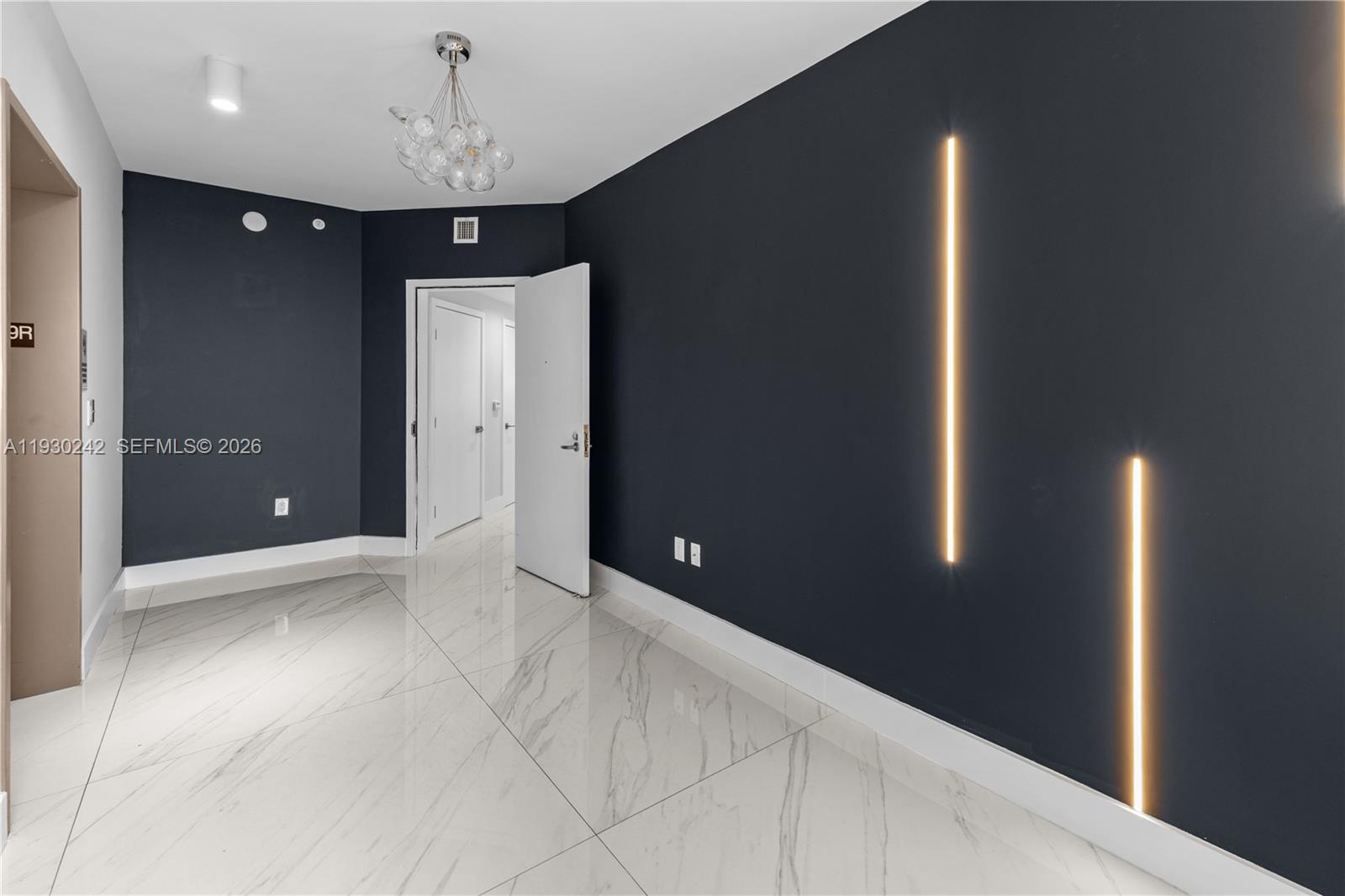 THE HARBOUR NORTH CONDO - Residential