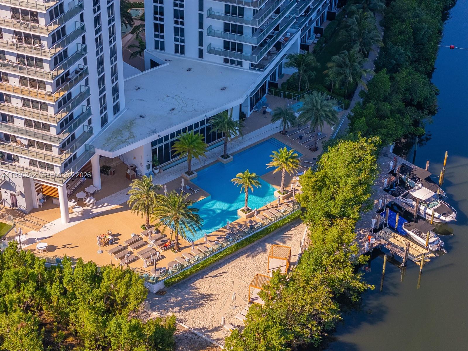 THE HARBOUR NORTH CONDO - Residential