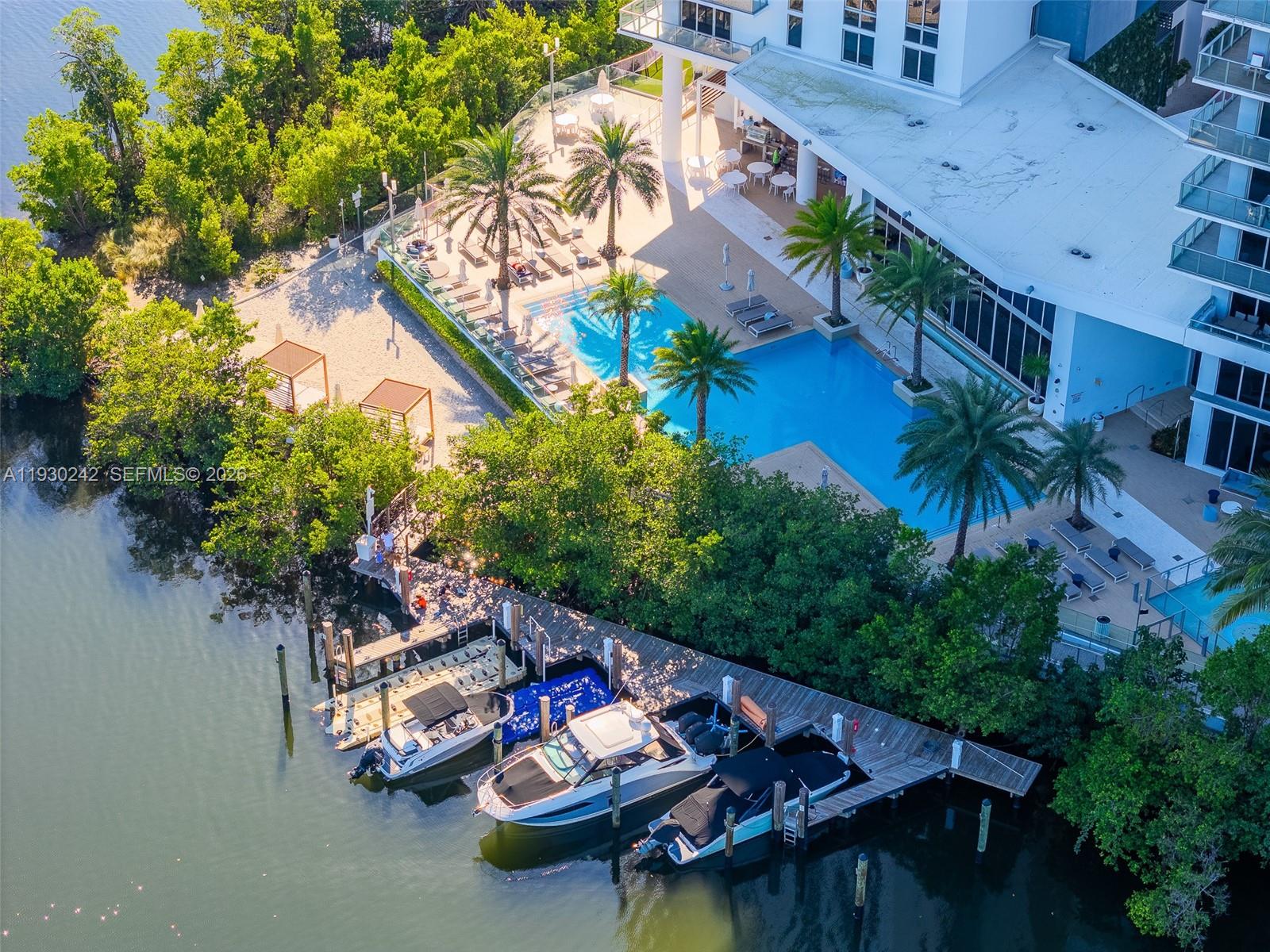 THE HARBOUR NORTH CONDO - Residential