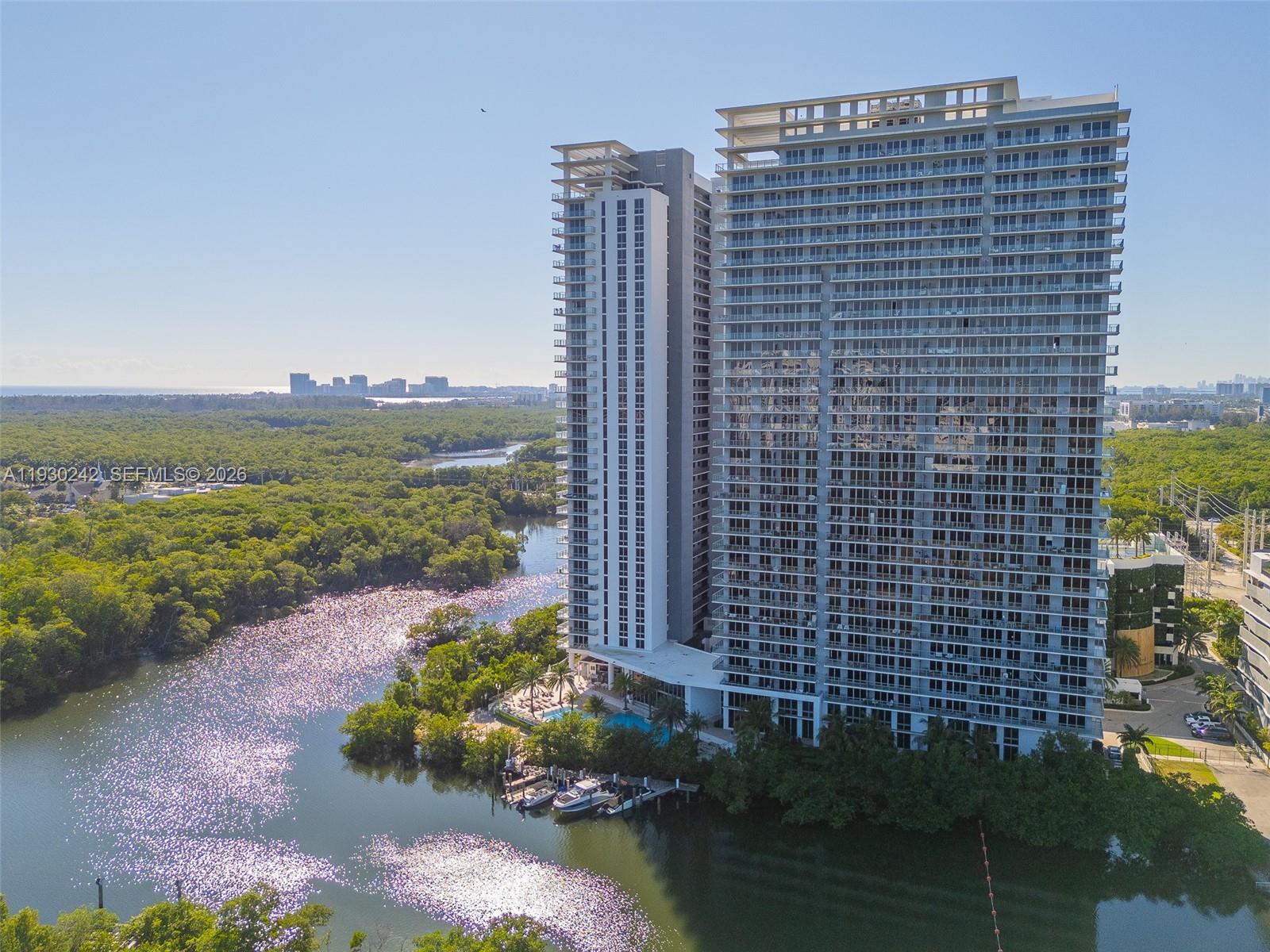 THE HARBOUR NORTH CONDO - Residential