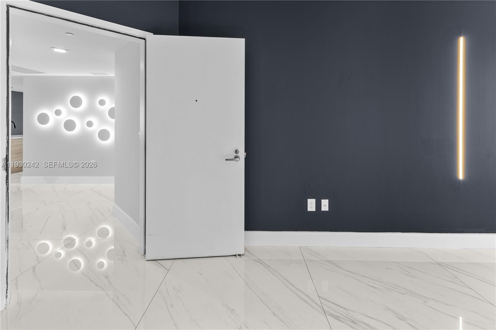 THE HARBOUR NORTH CONDO - Residential