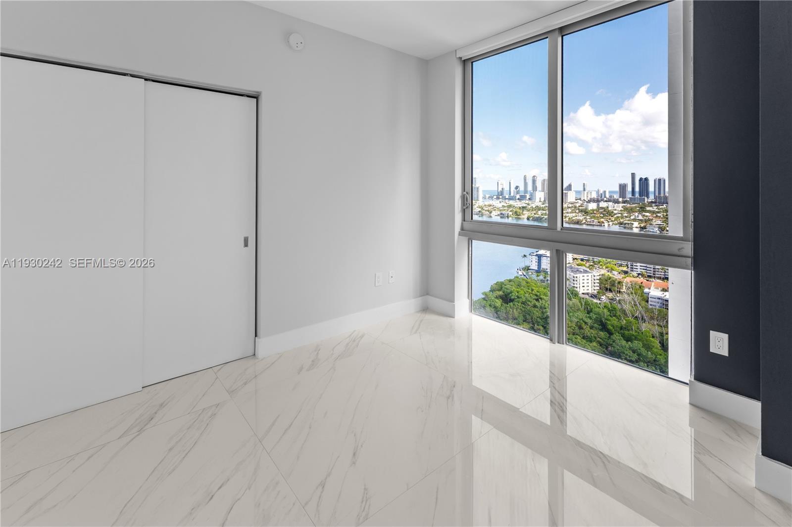 THE HARBOUR NORTH CONDO - Residential