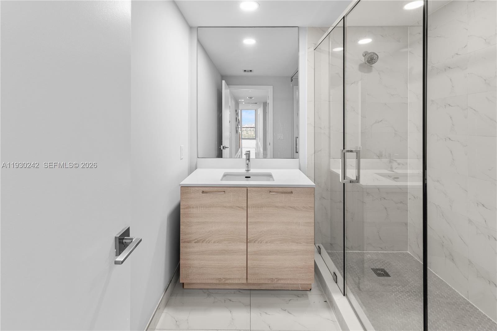 THE HARBOUR NORTH CONDO - Residential