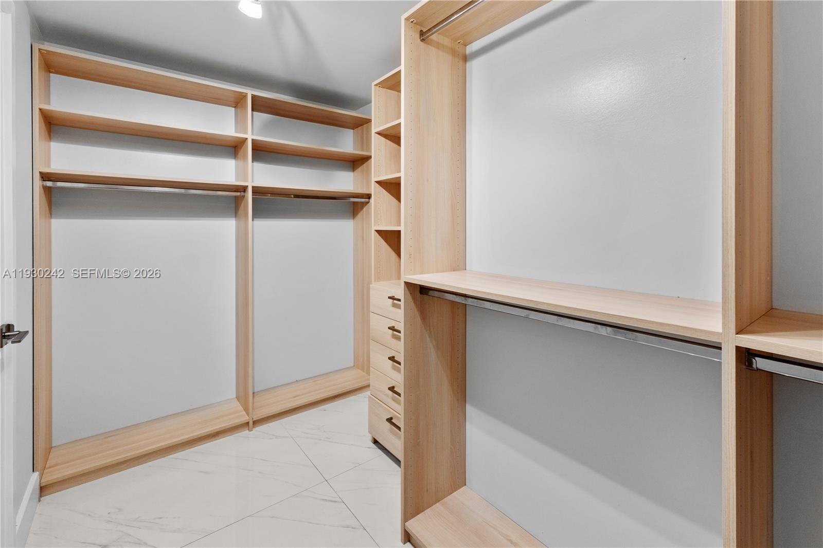 THE HARBOUR NORTH CONDO - Residential