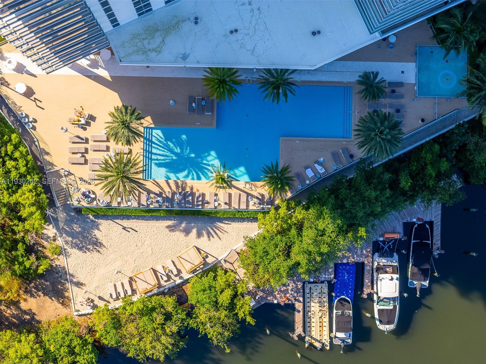 THE HARBOUR NORTH CONDO - Residential