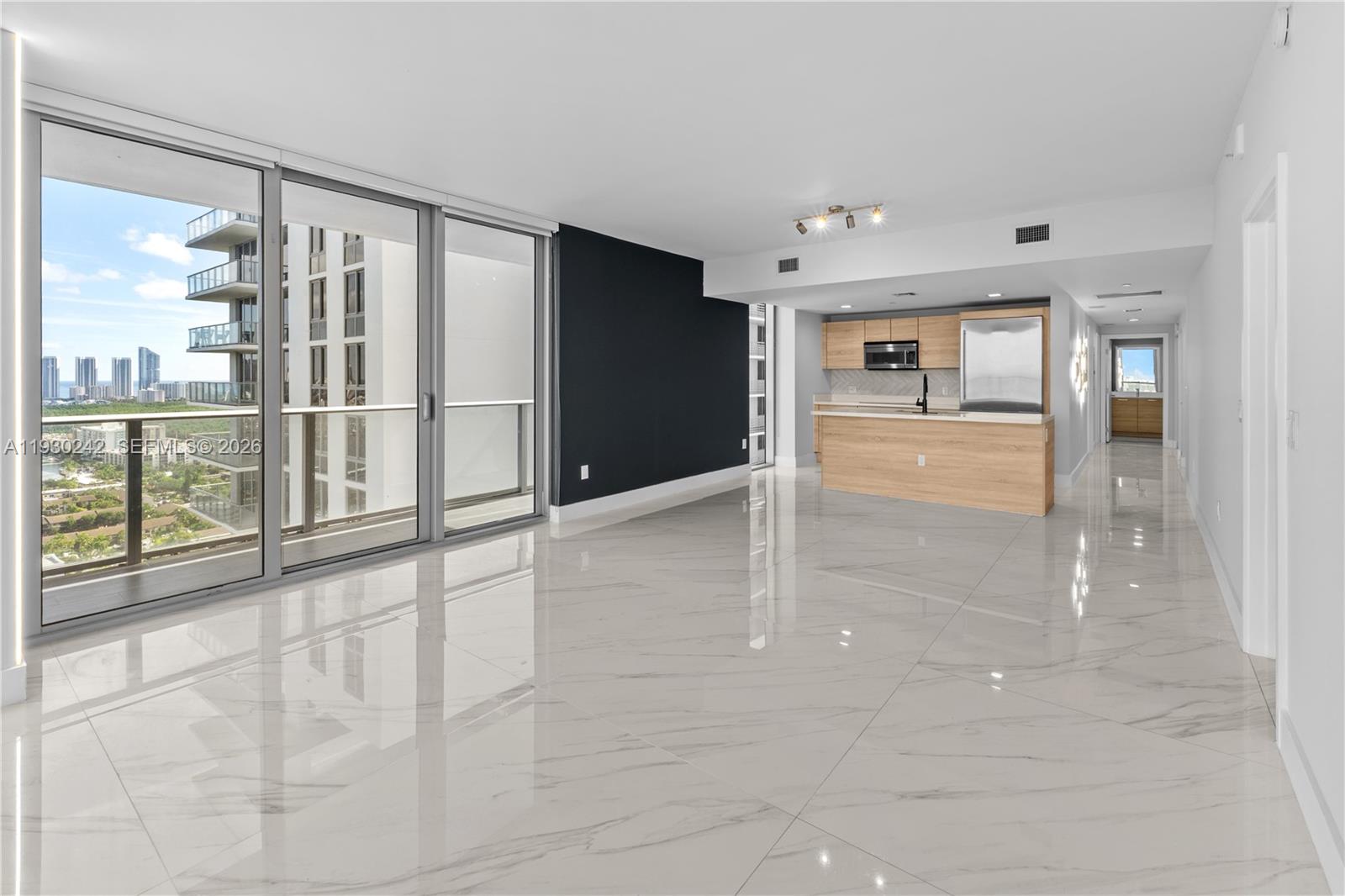 THE HARBOUR NORTH CONDO - Residential