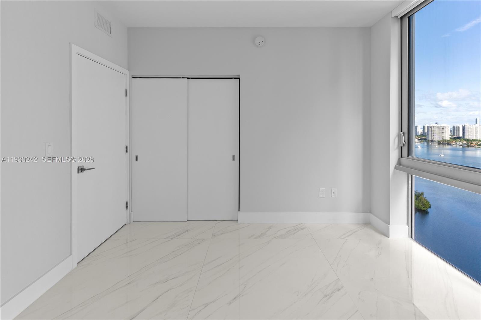 THE HARBOUR NORTH CONDO - Residential