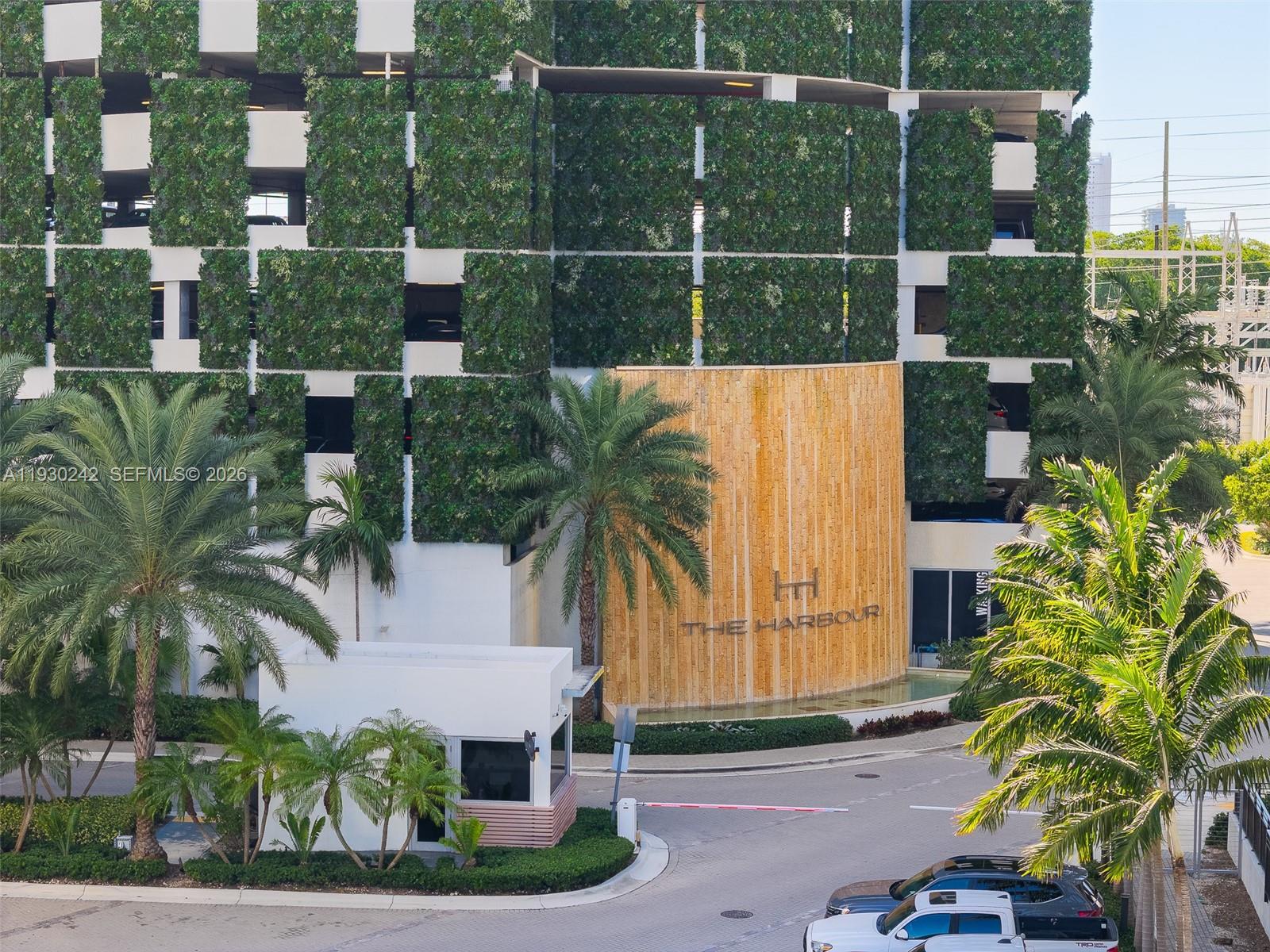 THE HARBOUR NORTH CONDO - Residential