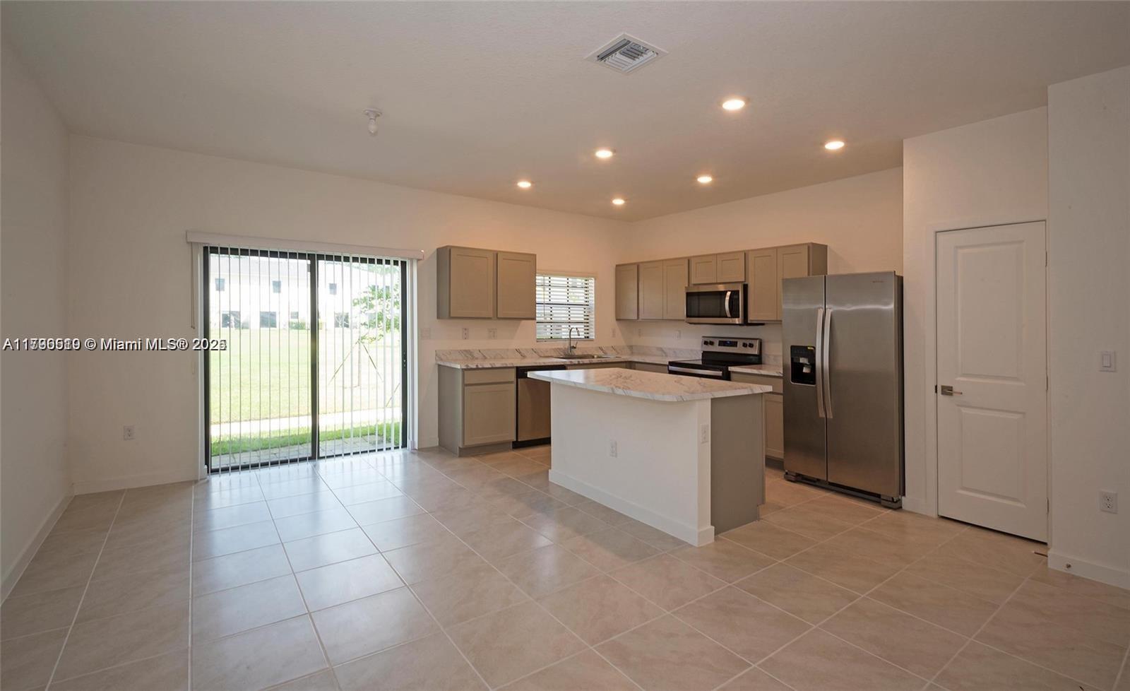 766 SW 12th St 1