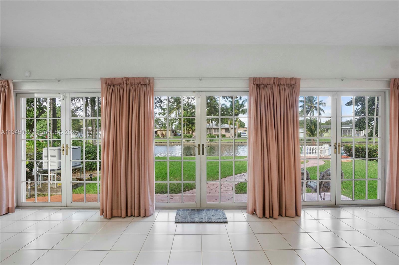 CRAVERO LAKE SHORE EST 2N - Residential