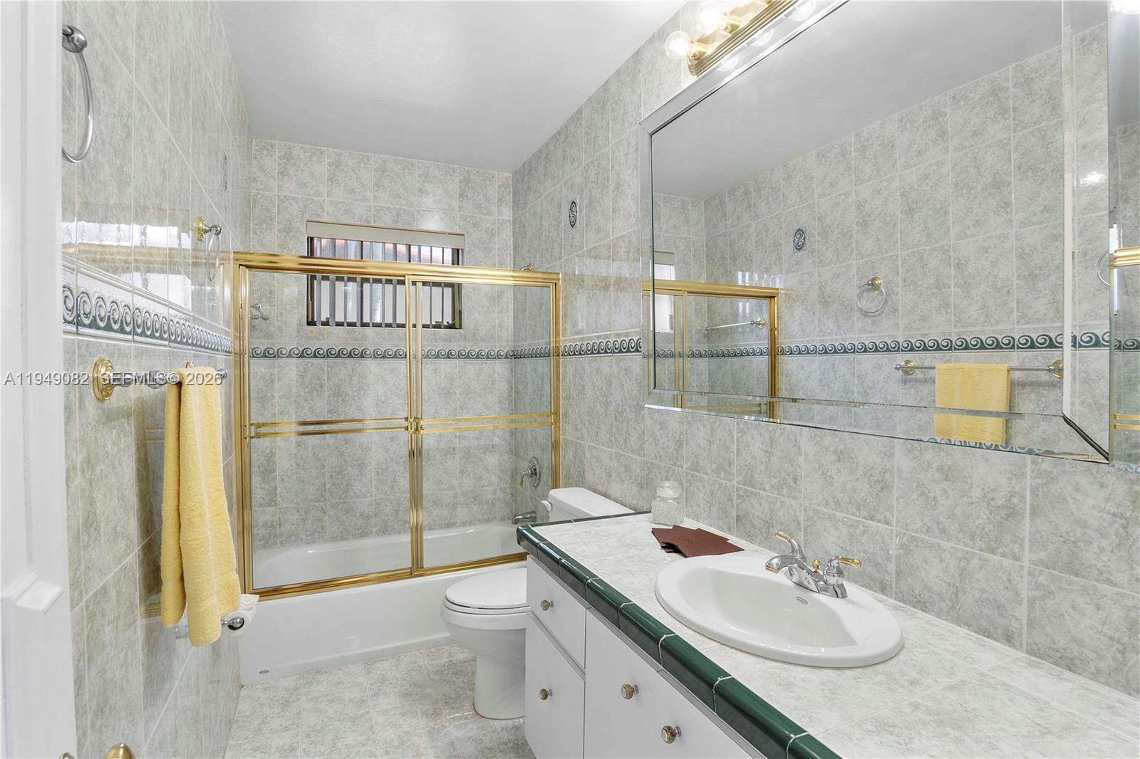 CRAVERO LAKE SHORE EST 2N - Residential