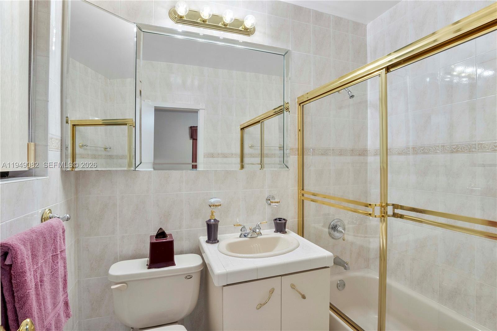 CRAVERO LAKE SHORE EST 2N - Residential