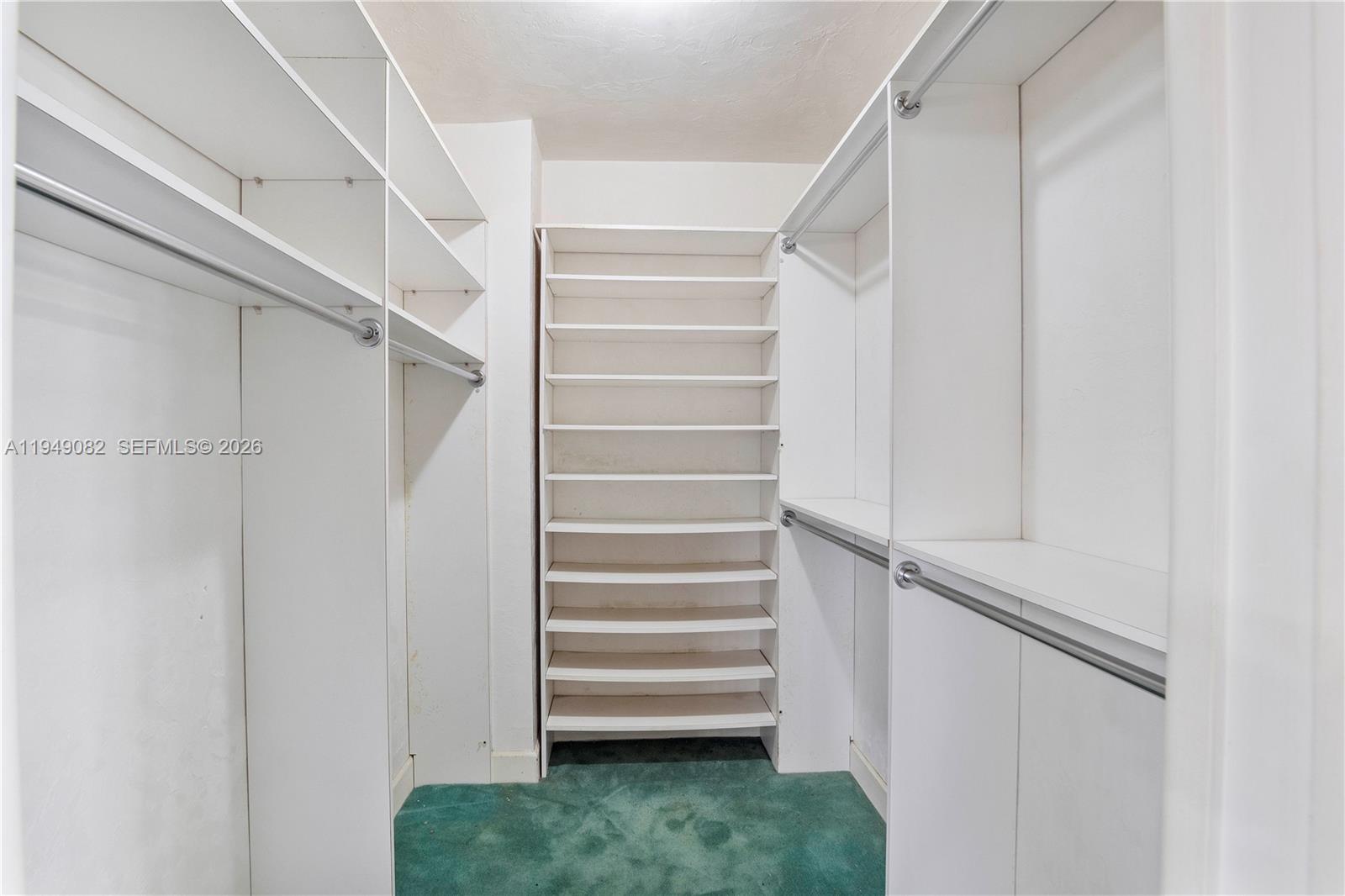 CRAVERO LAKE SHORE EST 2N - Residential